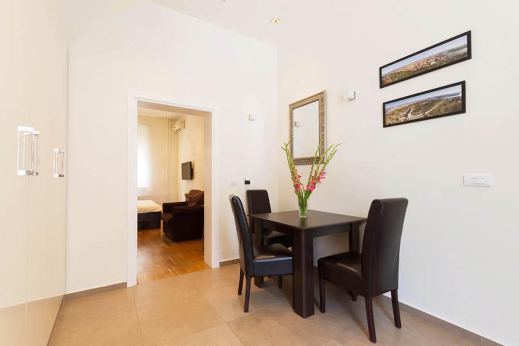 City Break Apartments Chic And Luxury Belgrád Kültér fotó